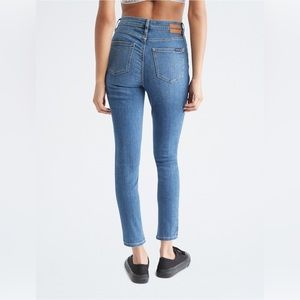 Calvin Klein Skinny High Rise Repreve® Laguna Blue Ankle Jeans | Size 8/29